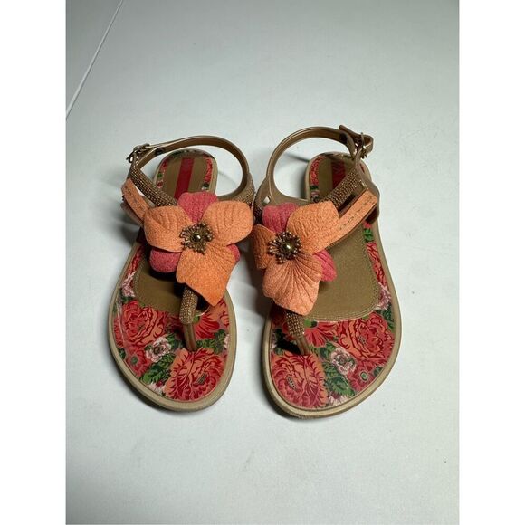 Grendha Ivete Sangalo Girls Plastic Sandals Flower Trim Size 2 Beige - Picture 8 of 8